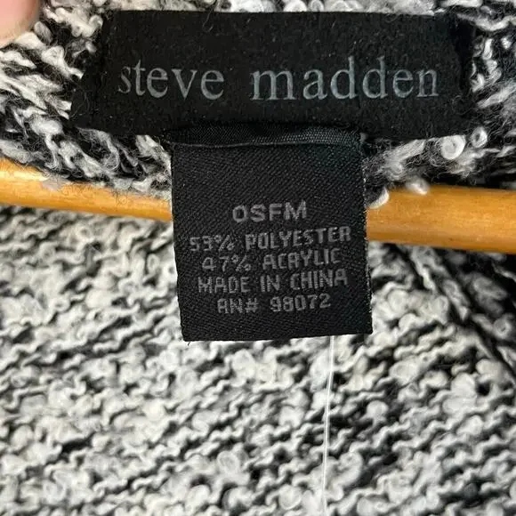 Steve Madden Women's Black And White Fringe Trim Poncho OSFM. NEW WITH DEFECTS - Picture 9 of 10